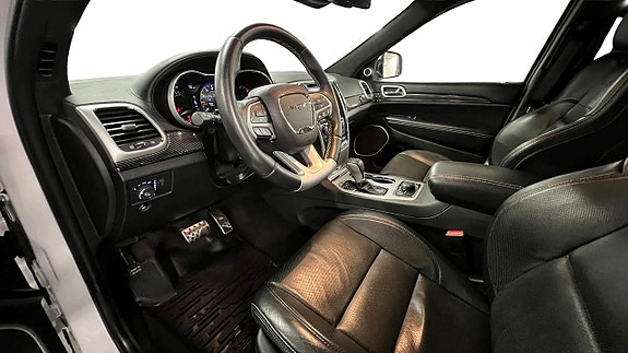 Jeep Grand Cherokee 12 of 27