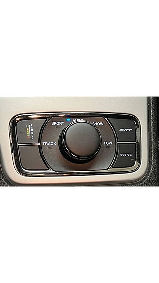 Jeep Grand Cherokee 25 of 27