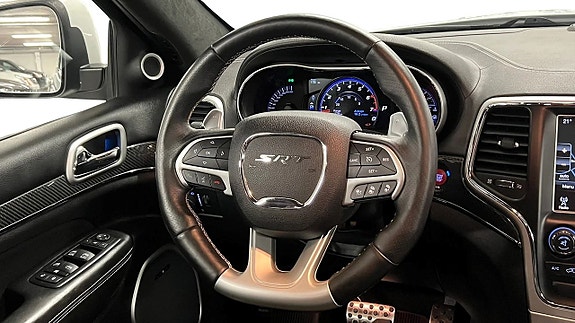 Jeep Grand Cherokee 11 of 27