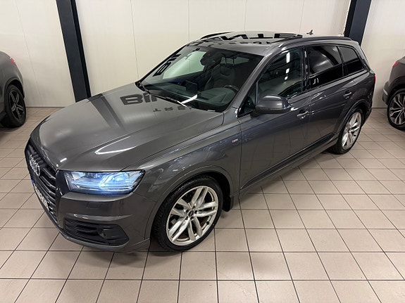 Audi Q7 2 of 5