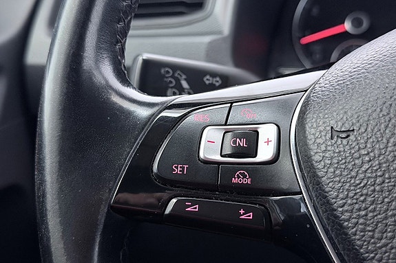 Volkswagen Caddy 18 of 24
