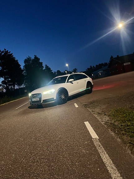 Audi A6 allroad 2 of 5