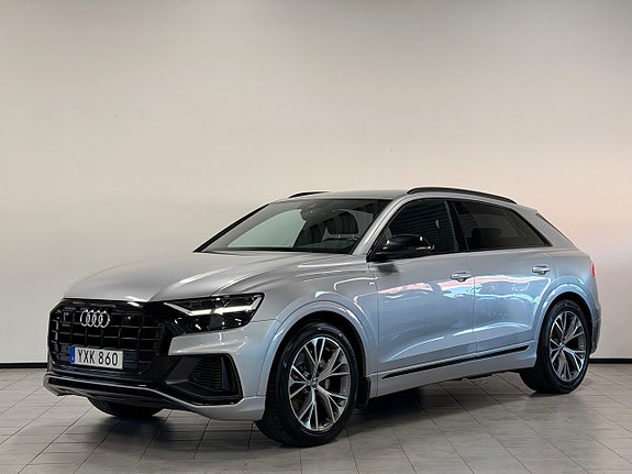 Audi Q8 3 of 5