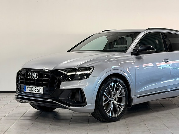 Audi Q8 4 of 5