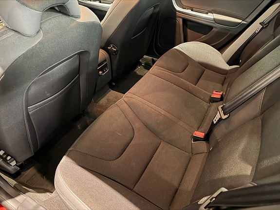 Volvo S60 13 of 16