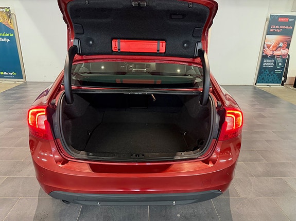 Volvo S60 7 of 16