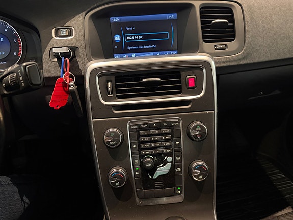 Volvo S60 15 of 16