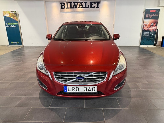Volvo S60 2 of 5