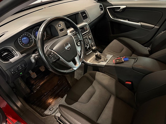 Volvo S60 10 of 16