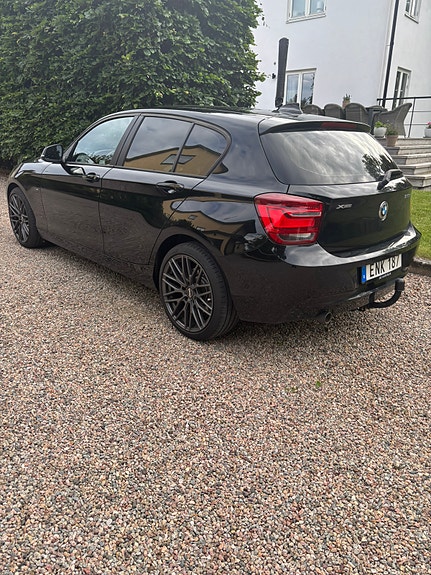 BMW 120d 3 of 4