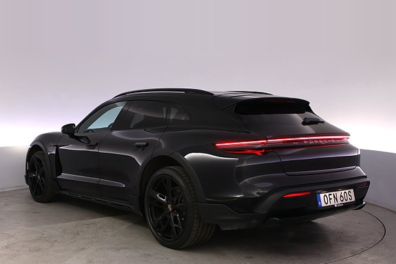 Porsche Taycan 4 of 5