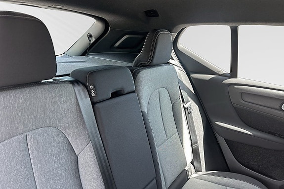 Volvo XC40 12 of 12