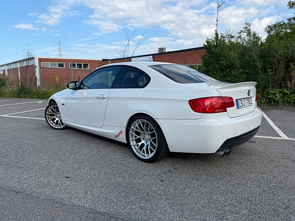 BMW 325i 4 of 5