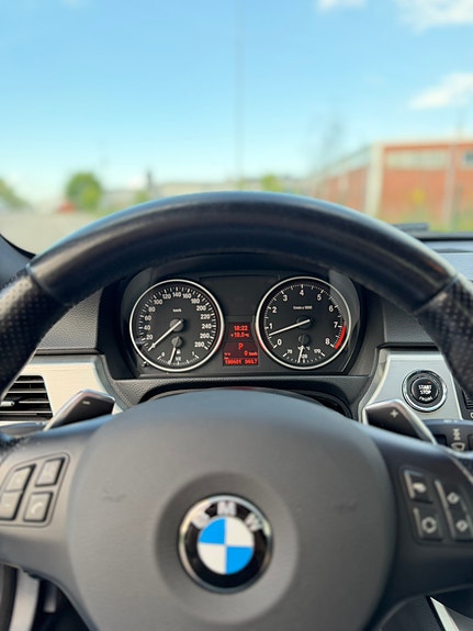 BMW 325i 5 of 5