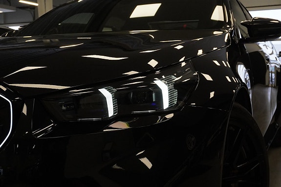BMW M5 2 of 28