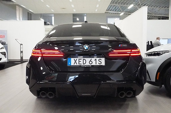 BMW M5 8 of 28