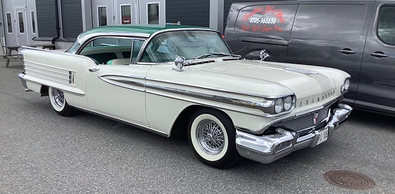 Oldsmobile 88 2 of 5