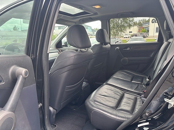 Honda CR-V 13 of 17