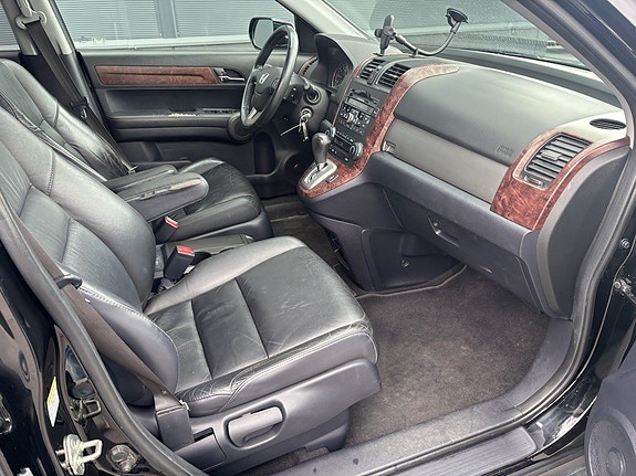 Honda CR-V 9 of 17