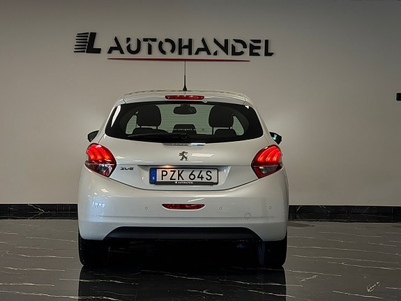 Peugeot 208 5 of 5