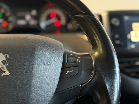 Peugeot 208 19 of 21