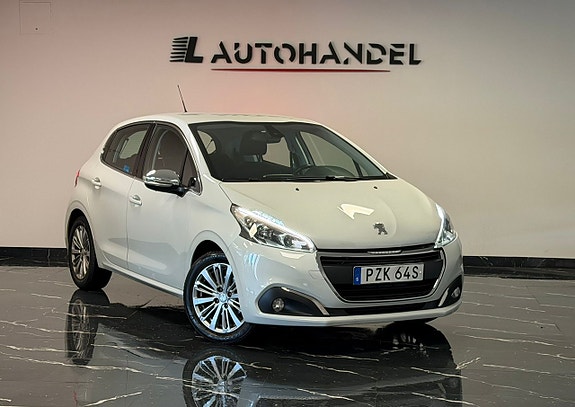 Peugeot 208 3 of 5