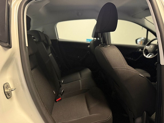 Peugeot 208 16 of 21