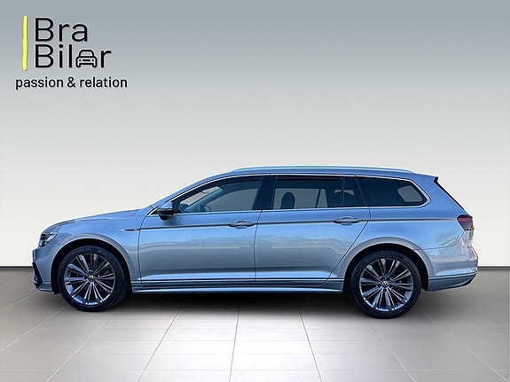 Volkswagen Passat 2 of 5