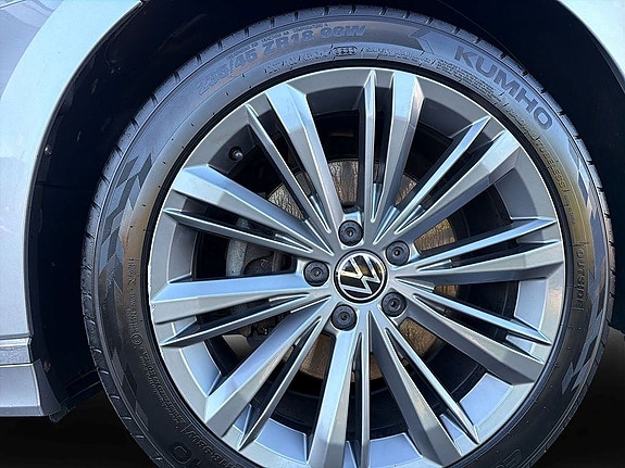Volkswagen Passat 4 of 5