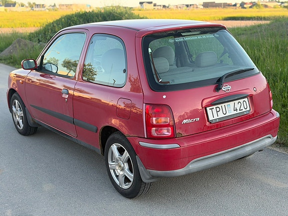 Nissan Micra 3 of 5