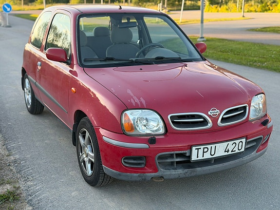 Nissan Micra 2 of 5