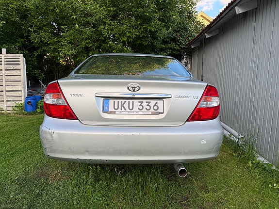 Toyota Camry 5 of 5