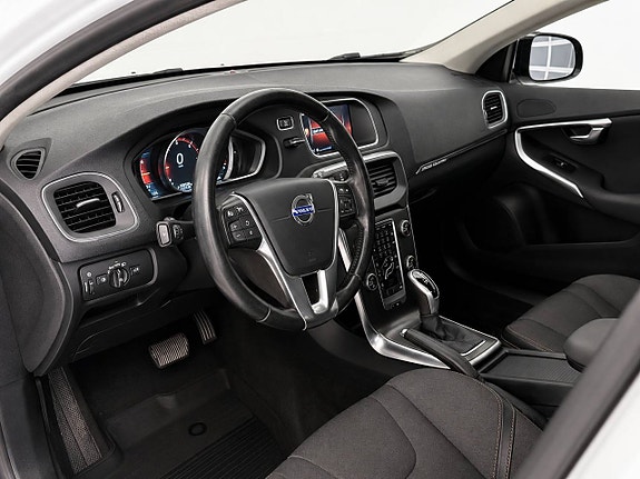 Volvo V40 Cross Country 8 of 12