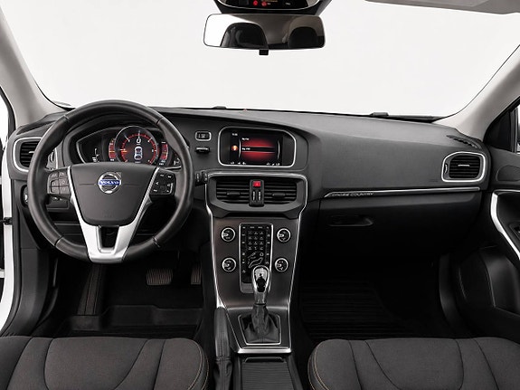 Volvo V40 Cross Country 9 of 12