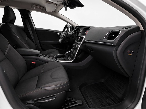 Volvo V40 Cross Country 11 of 12
