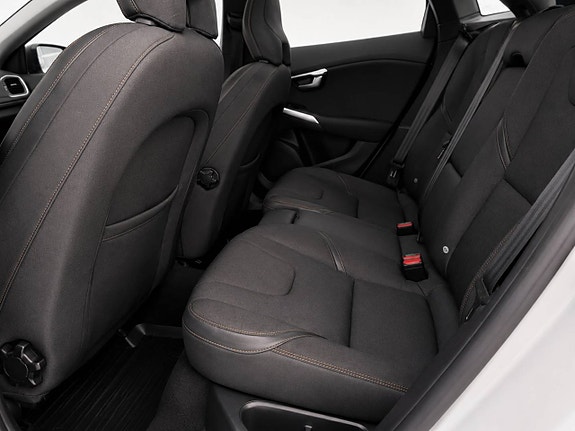 Volvo V40 Cross Country 10 of 12