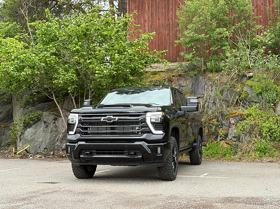 Chevrolet Silverado 5 of 5