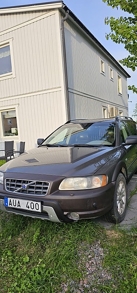 Volvo XC70 2 of 5