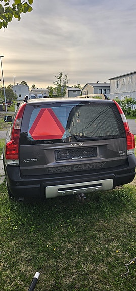 Volvo XC70 3 of 5