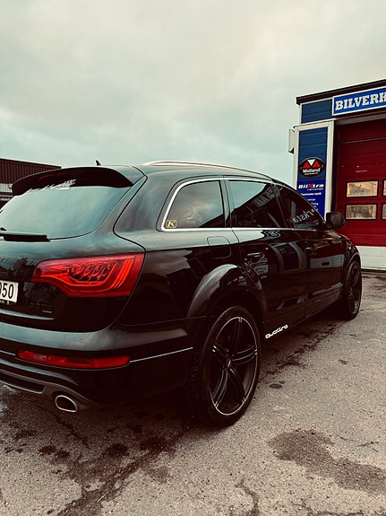 Audi Q7 3 of 5