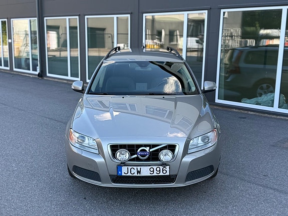 Volvo V70 14 of 30
