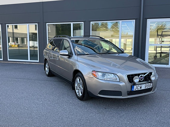 Volvo V70 13 of 30
