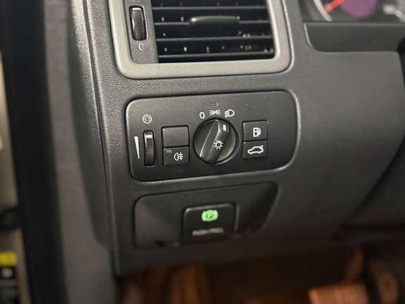 Volvo V70 9 of 30