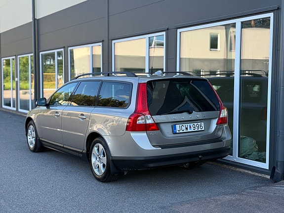 Volvo V70 19 of 30