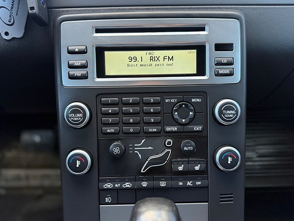 Volvo V70 10 of 30