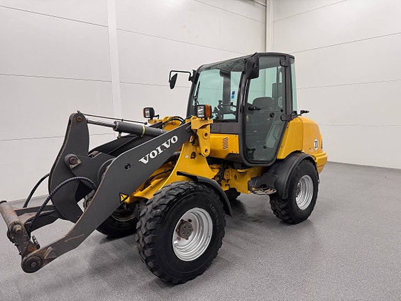 Volvo L25B med  redskap 3 of 3