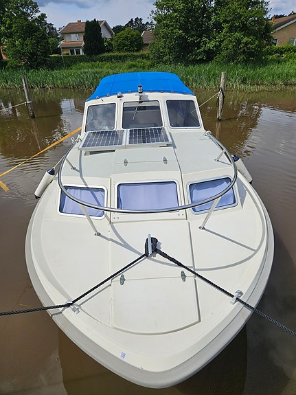 Saga 7000 (Volvo Penta MD21) 2 of 5