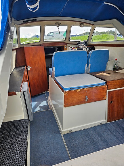Saga 7000 (Volvo Penta MD21) 4 of 5