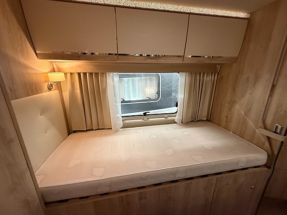 Eura Mobil Profila 730 EB (150HK) Låga långbäddar & Taksäng!! ALDE vattenburen värme! Vinteranpassad! Stor toa! 12 of 22