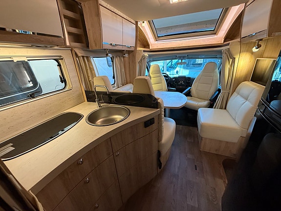 Eura Mobil Profila 730 EB (150HK) Låga långbäddar & Taksäng!! ALDE vattenburen värme! Vinteranpassad! Stor toa! 15 of 22